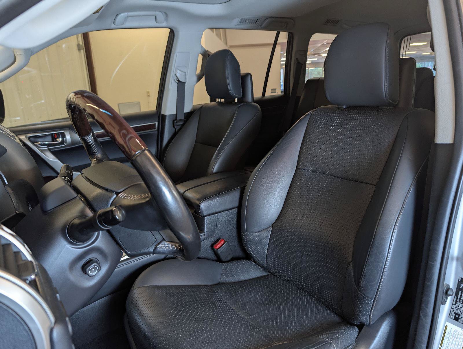 Used 2019 Lexus GX 460 Luxury AWD/4WD image 3