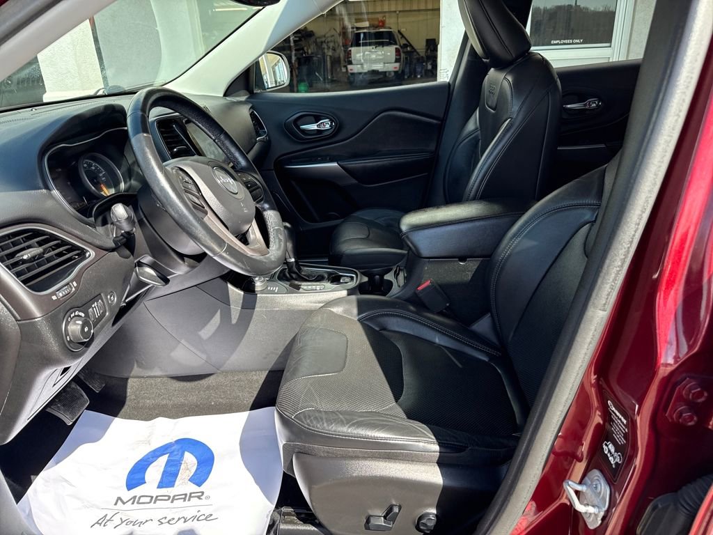 Used 2019 Jeep Cherokee Limited image 10