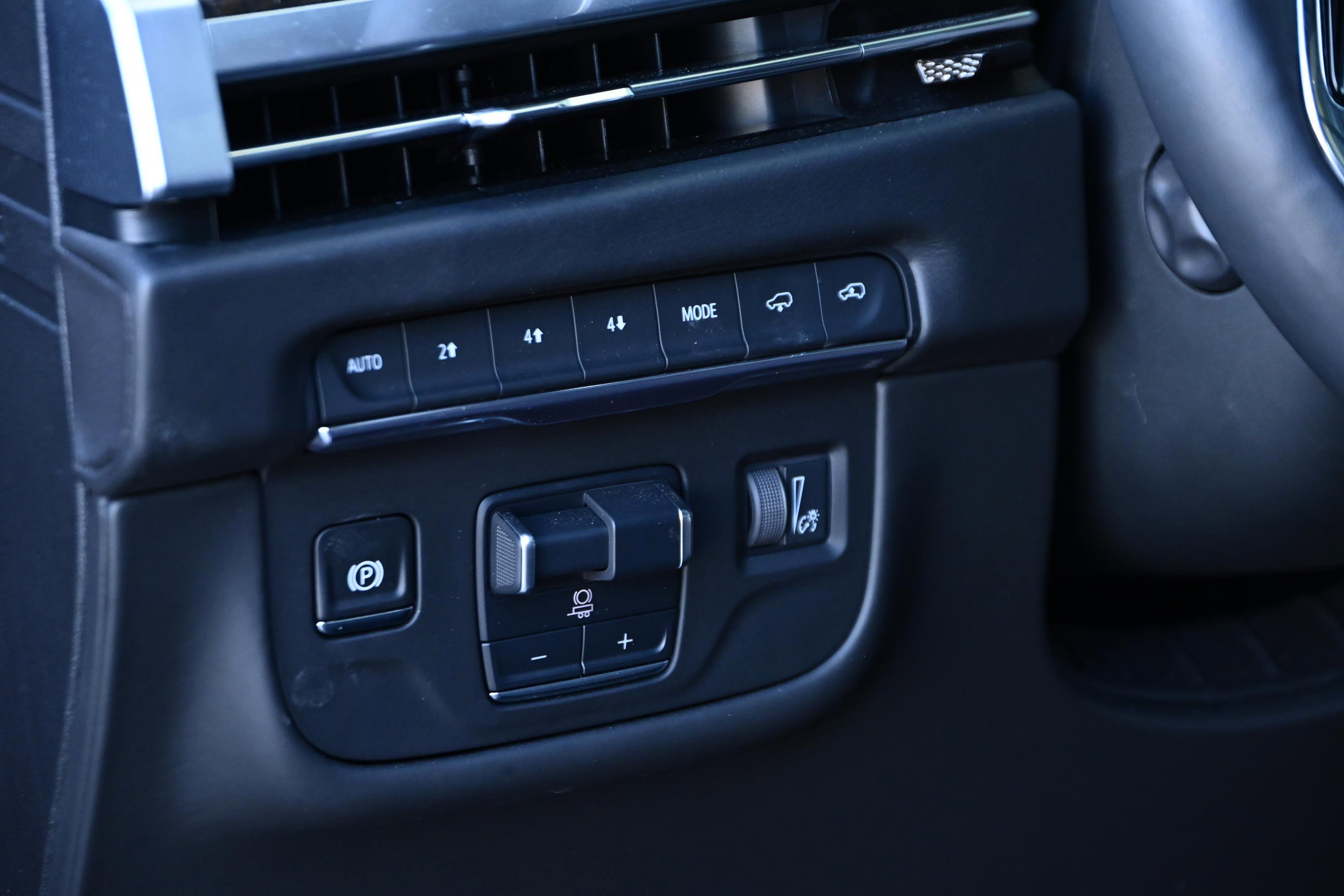 Used 2025 Cadillac Escalade Sport Platinum image 32