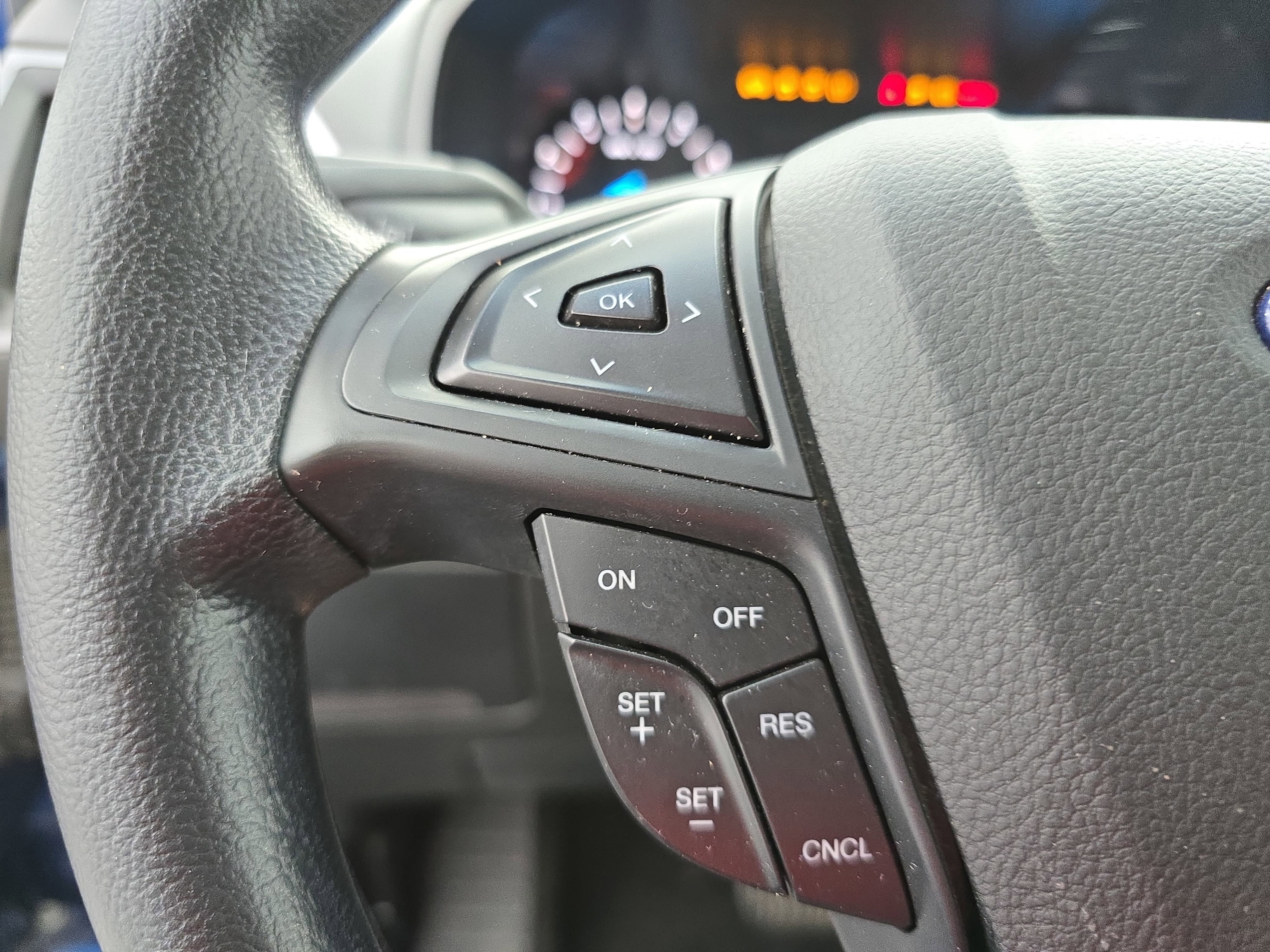 Used 2020 Ford Edge SE image 16