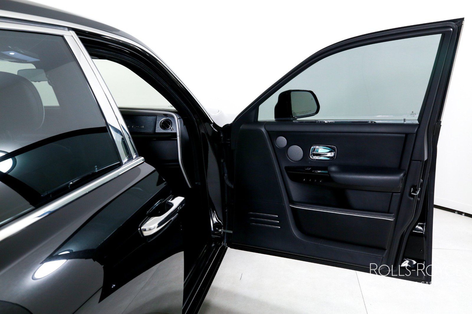 Used 2020 Rolls-Royce Phantom Sedan RWD image 34