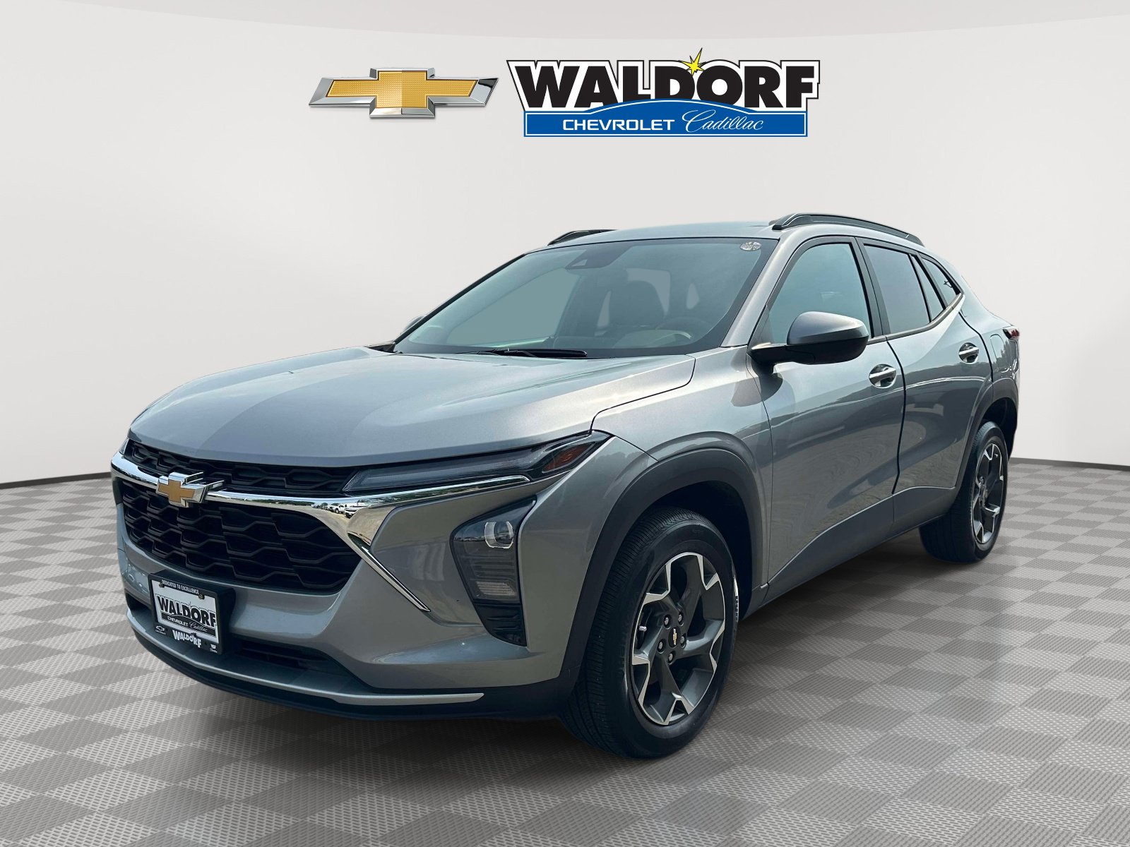 Used 2025 Chevrolet Trax LT FWD image 3