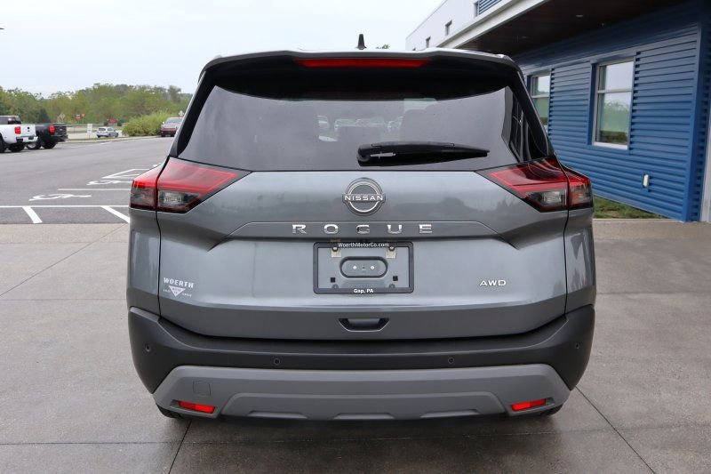 Used 2023 Nissan Rogue S image 7