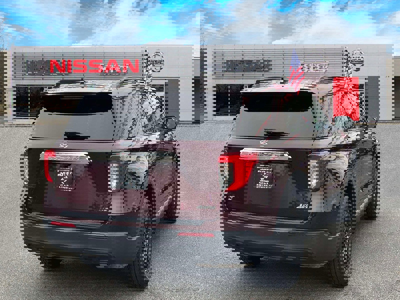 Used 2022 Ford Explorer XLT image 4