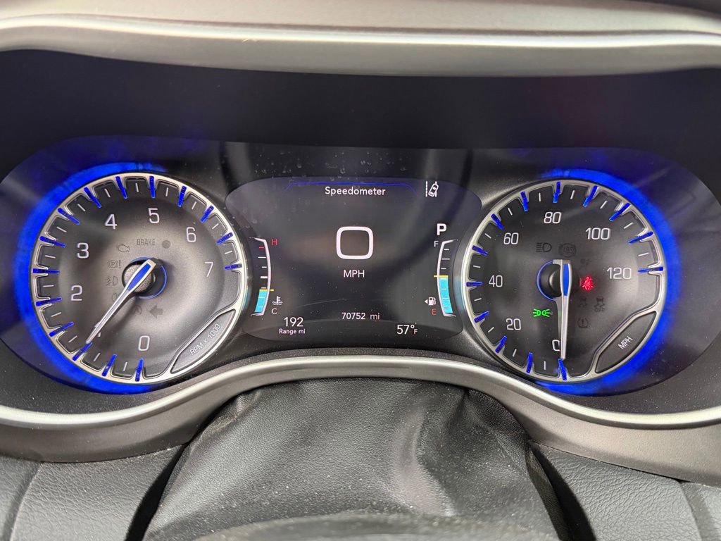 Used 2022 Chrysler Pacifica Touring-L FWD image 25