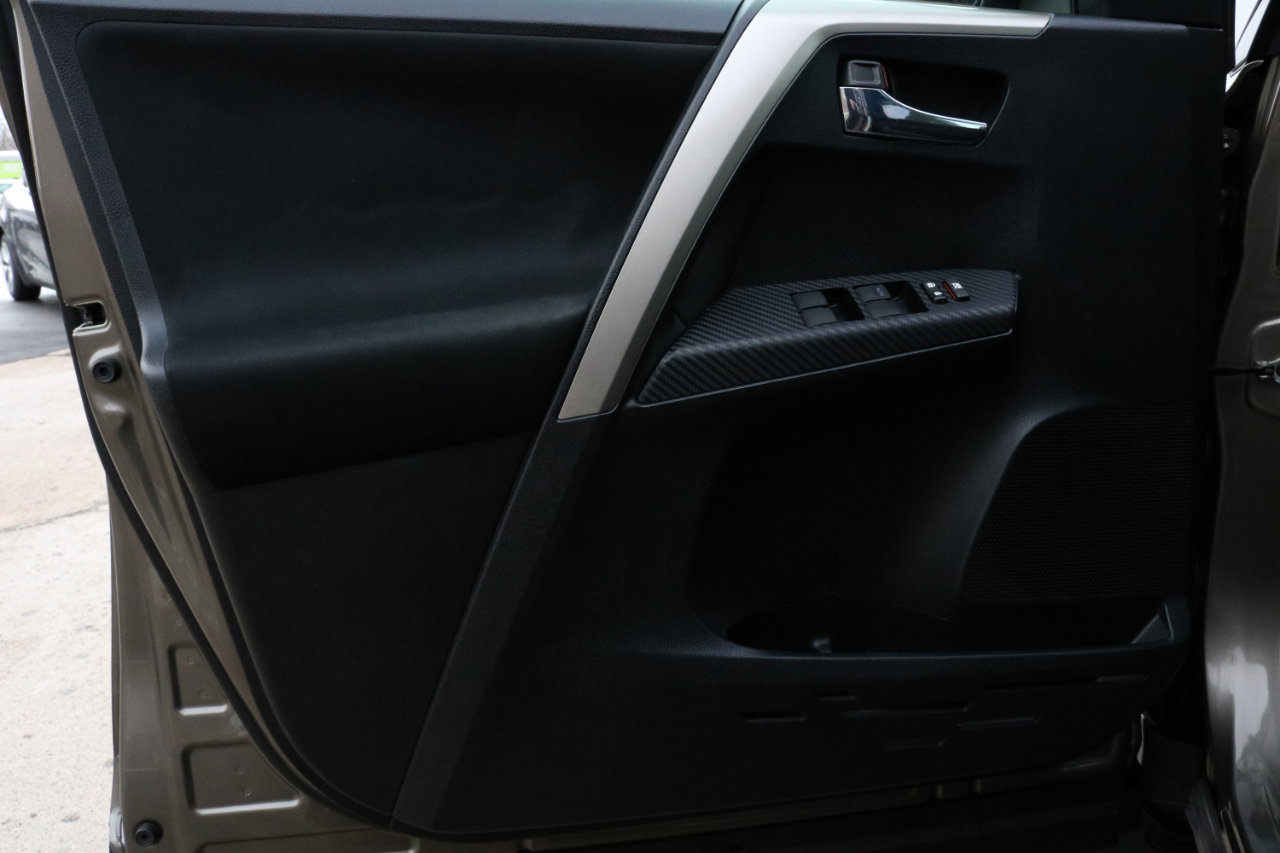 Used 2015 Toyota RAV4 XLE image 17