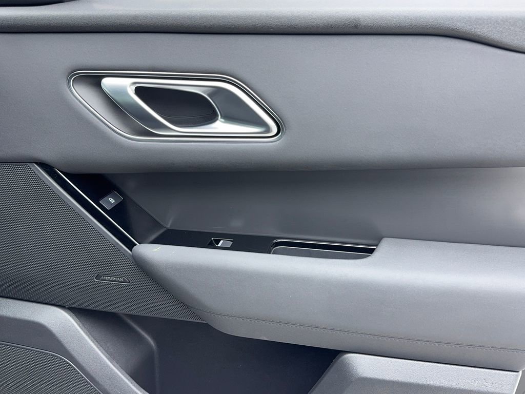 Used 2025 Land Rover Range Rover Velar Dynamic SE image 50