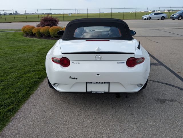 Used 2021 MAZDA MX-5 Miata Club RWD image 6