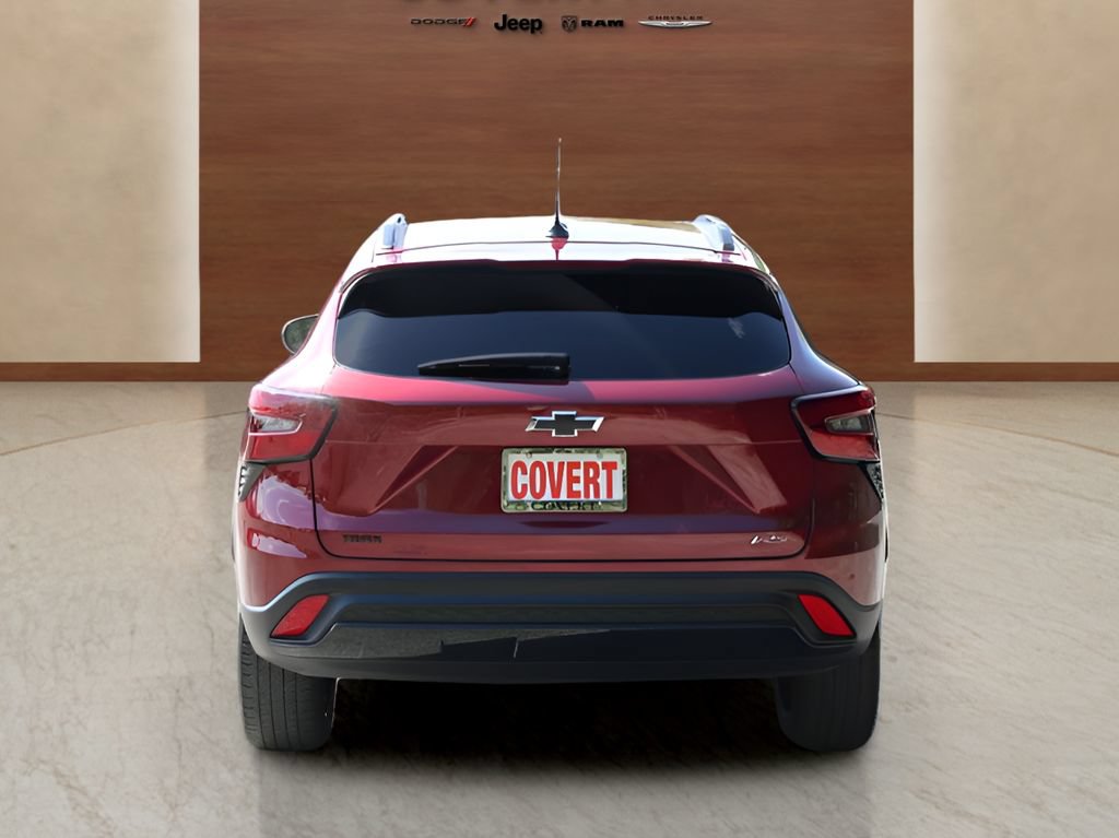 Used 2025 Chevrolet Trax RS FWD image 4