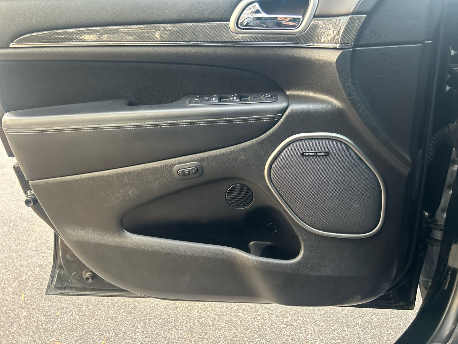 Used 2017 Jeep Grand Cherokee SRT image 14