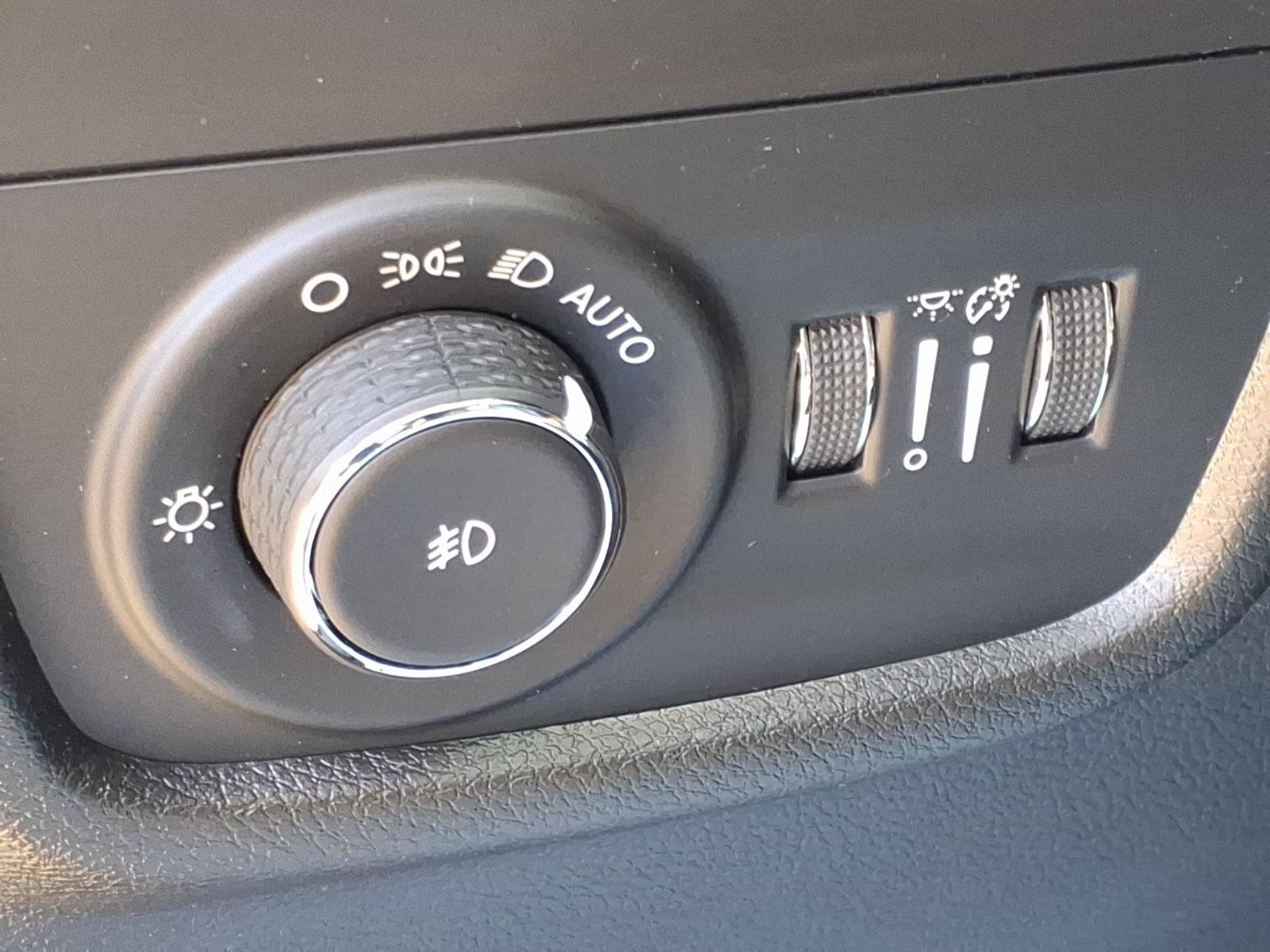 Used 2023 Jeep Grand Cherokee L Limited AWD/4WD image 16