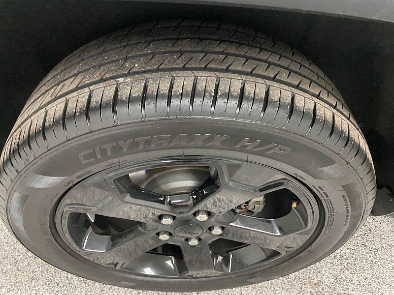 Used 2019 Jeep Grand Cherokee Laredo image 21