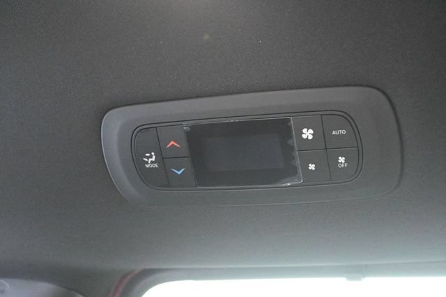 New 2027 Chrysler Pacifica Select AWD/4WD image 34