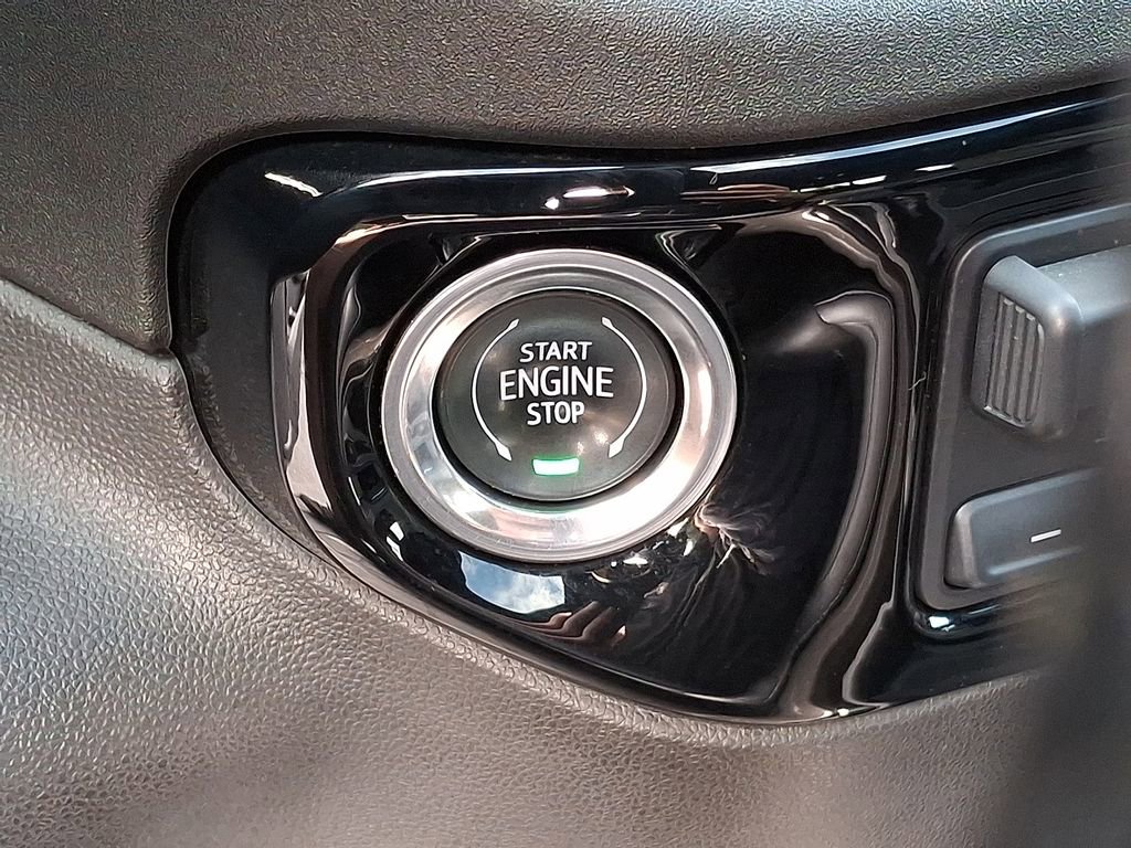 Used 2024 Chevrolet Silverado 2500 ZR2 w/ Technology Package image 22