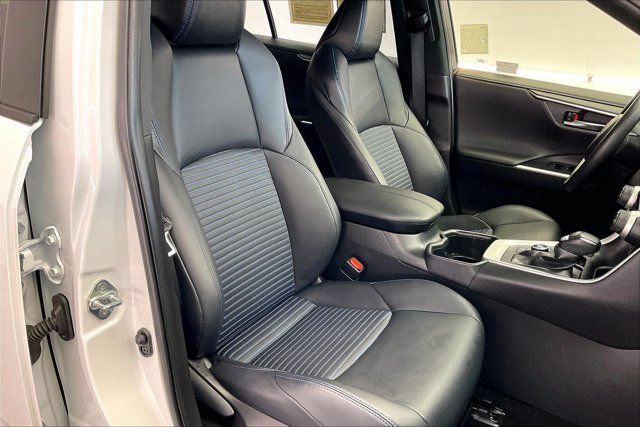 Used 2023 Toyota RAV4 XSE AWD/4WD image 6