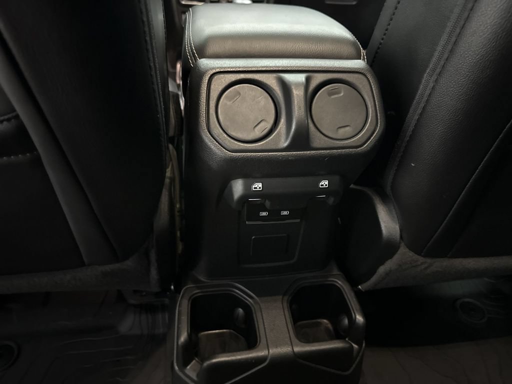 Used 2022 Jeep Gladiator Overland w/ Popular Equipment Package AWD/4WD image 22