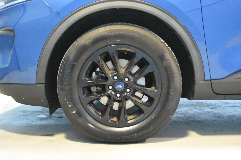 Used 2022 Ford Escape SE image 25