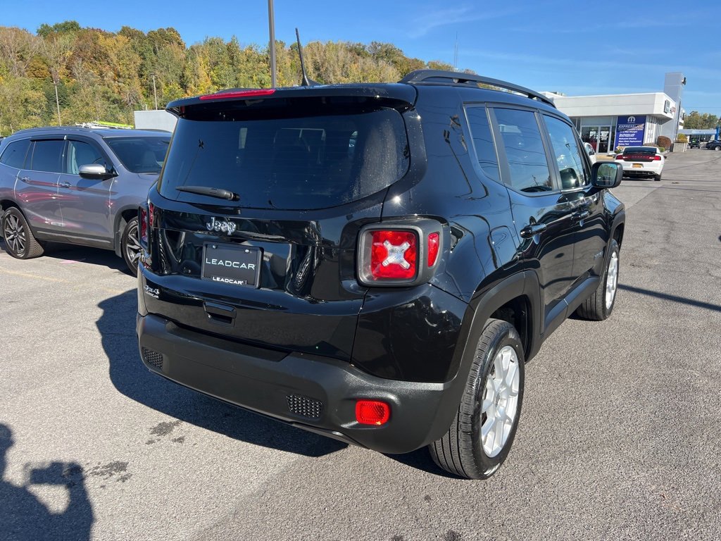 Used 2023 Jeep Renegade Latitude w/ Premium Group image 5