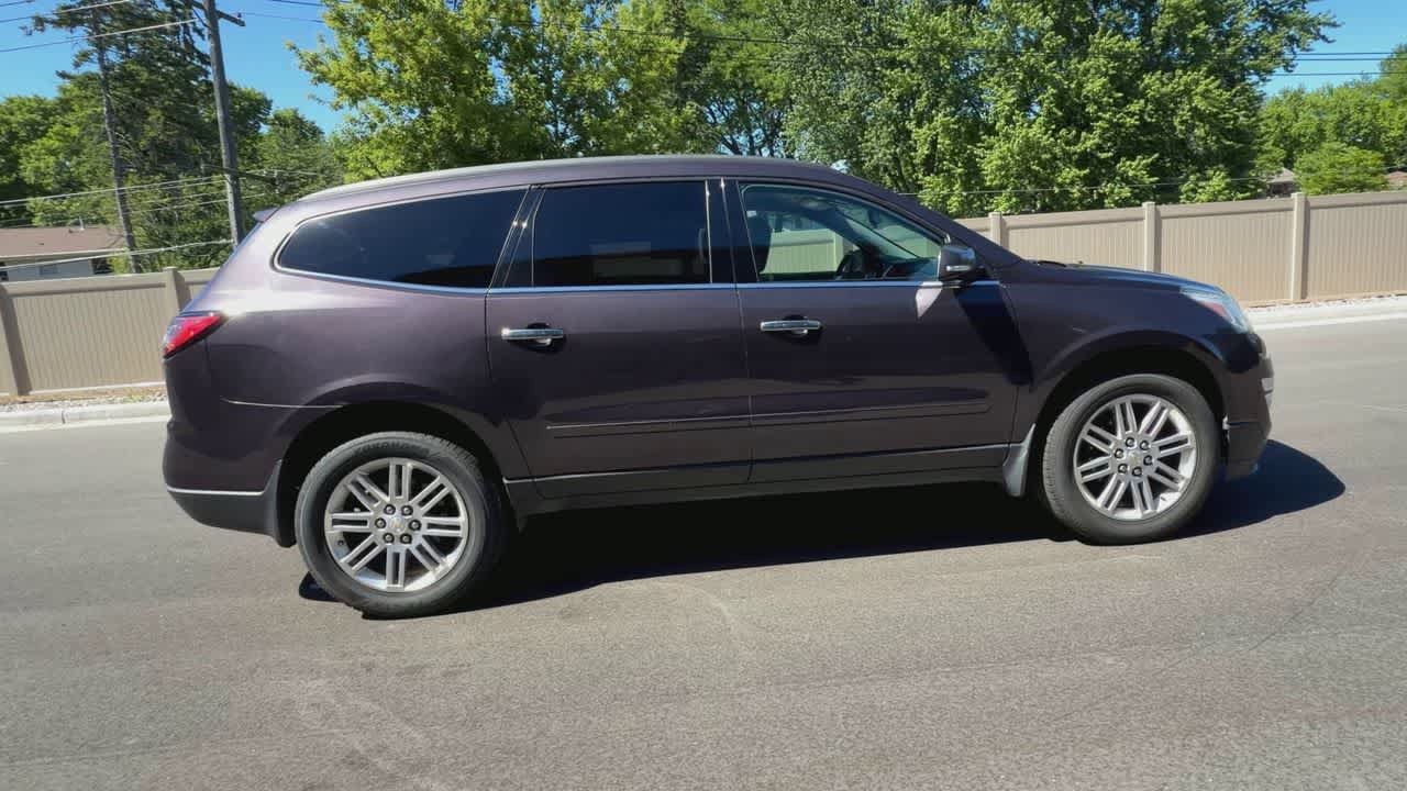 Used 2015 Chevrolet Traverse LT w/ Style and Technology Package FWD image 9