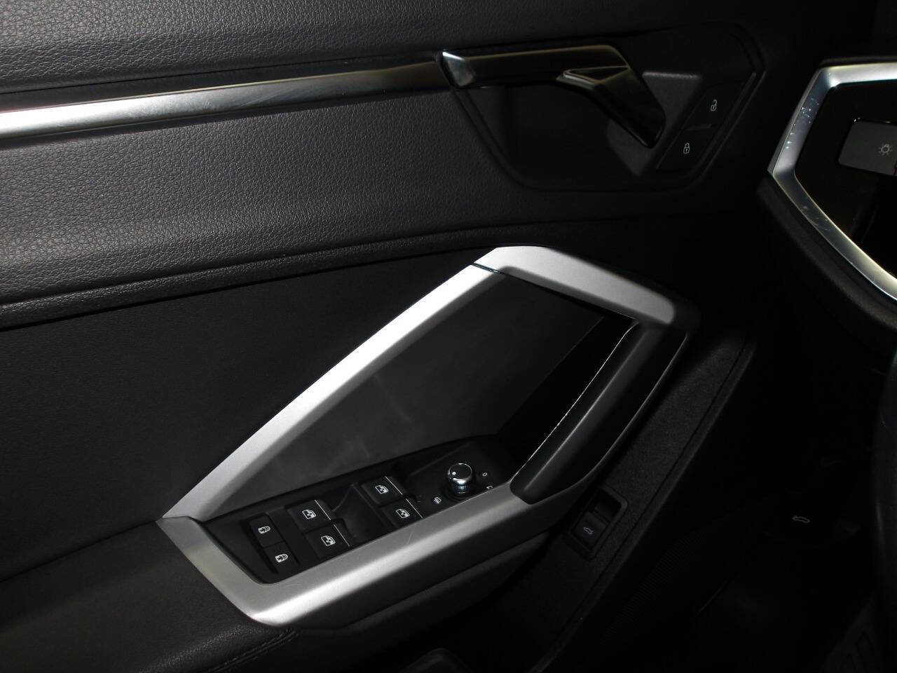 Used 2019 Audi Q3 2.0T Premium image 20