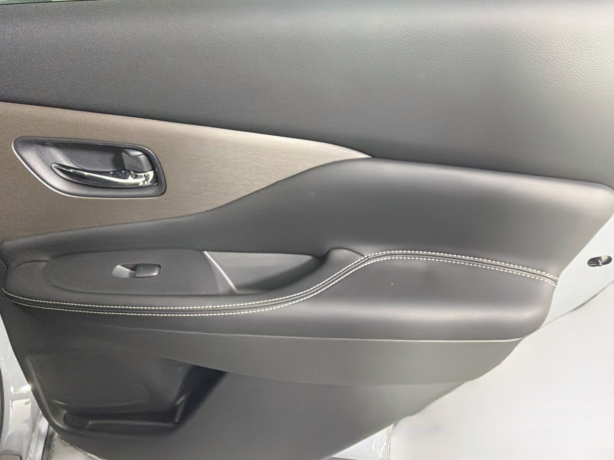 Used 2023 Nissan Murano SV w/ SV Midnight Edition Package FWD image 28