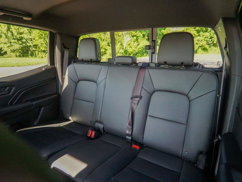 Used 2025 Chevrolet Colorado Trail Boss AWD/4WD image 29