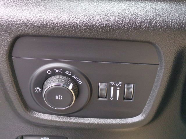 Certified 2022 Jeep Grand Cherokee Overland w/ Adv Protech Group III image 23