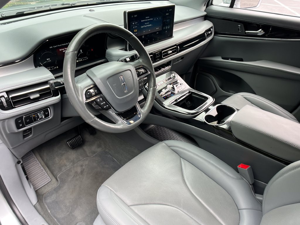 Used 2023 Lincoln Nautilus Reserve AWD/4WD image 10