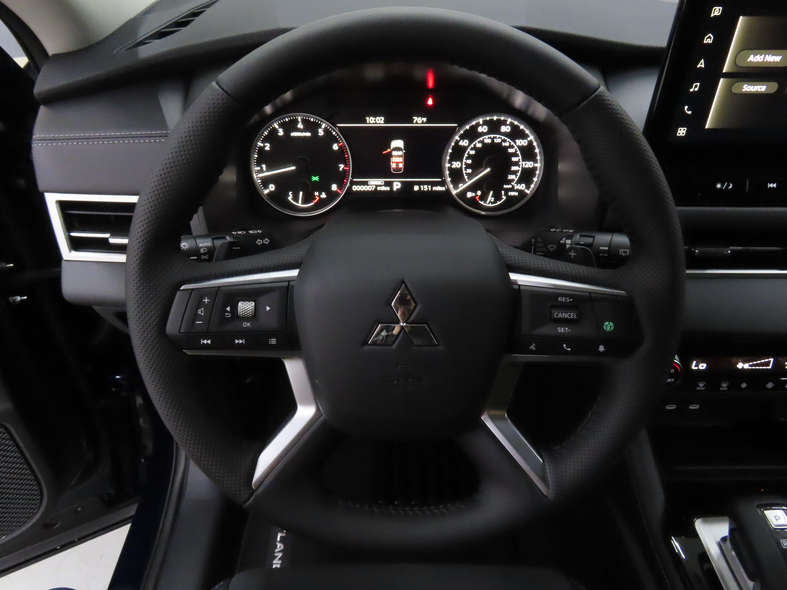 New 2025 Mitsubishi Outlander SE image 14