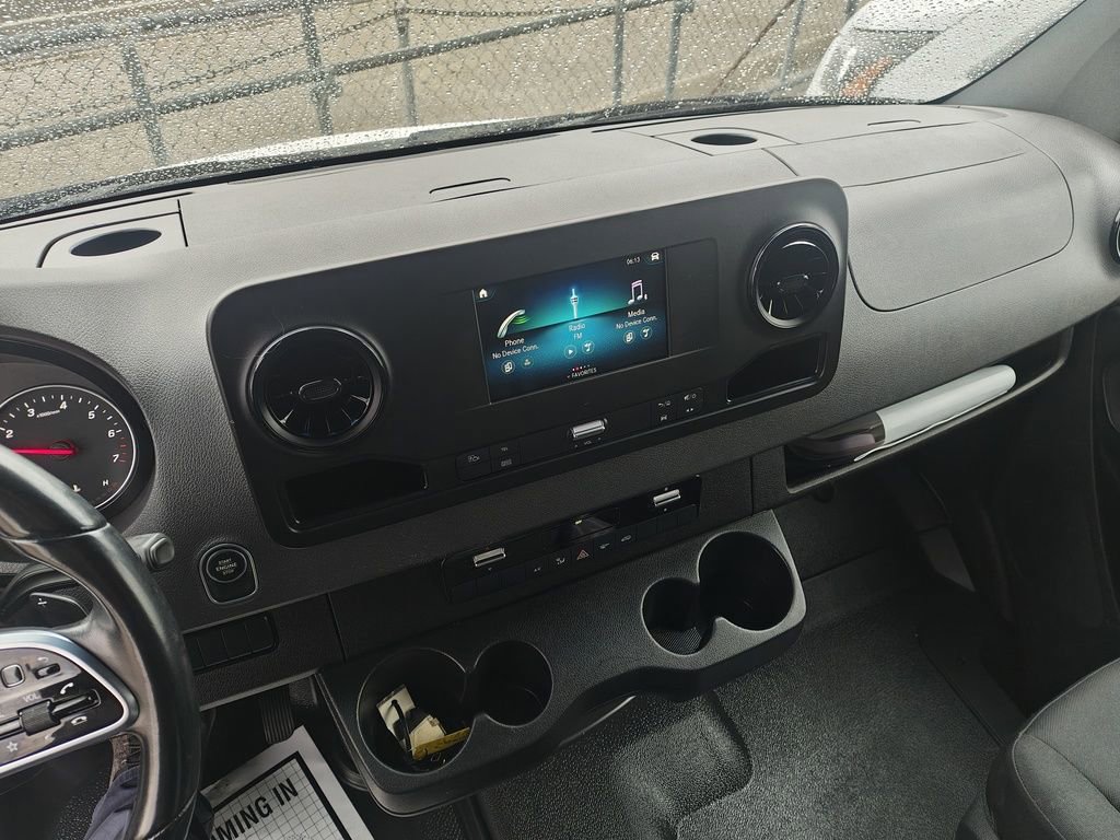 Used 2022 Mercedes-Benz Sprinter 1500 image 5