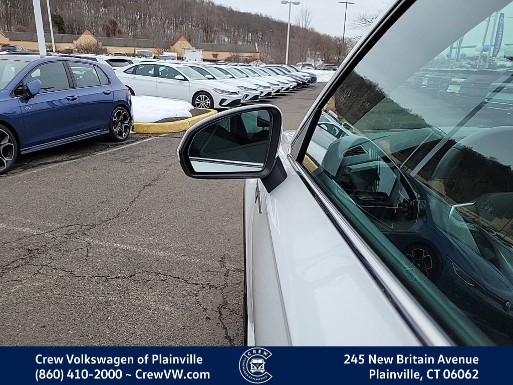 Certified 2022 Volkswagen Taos SEL image 26