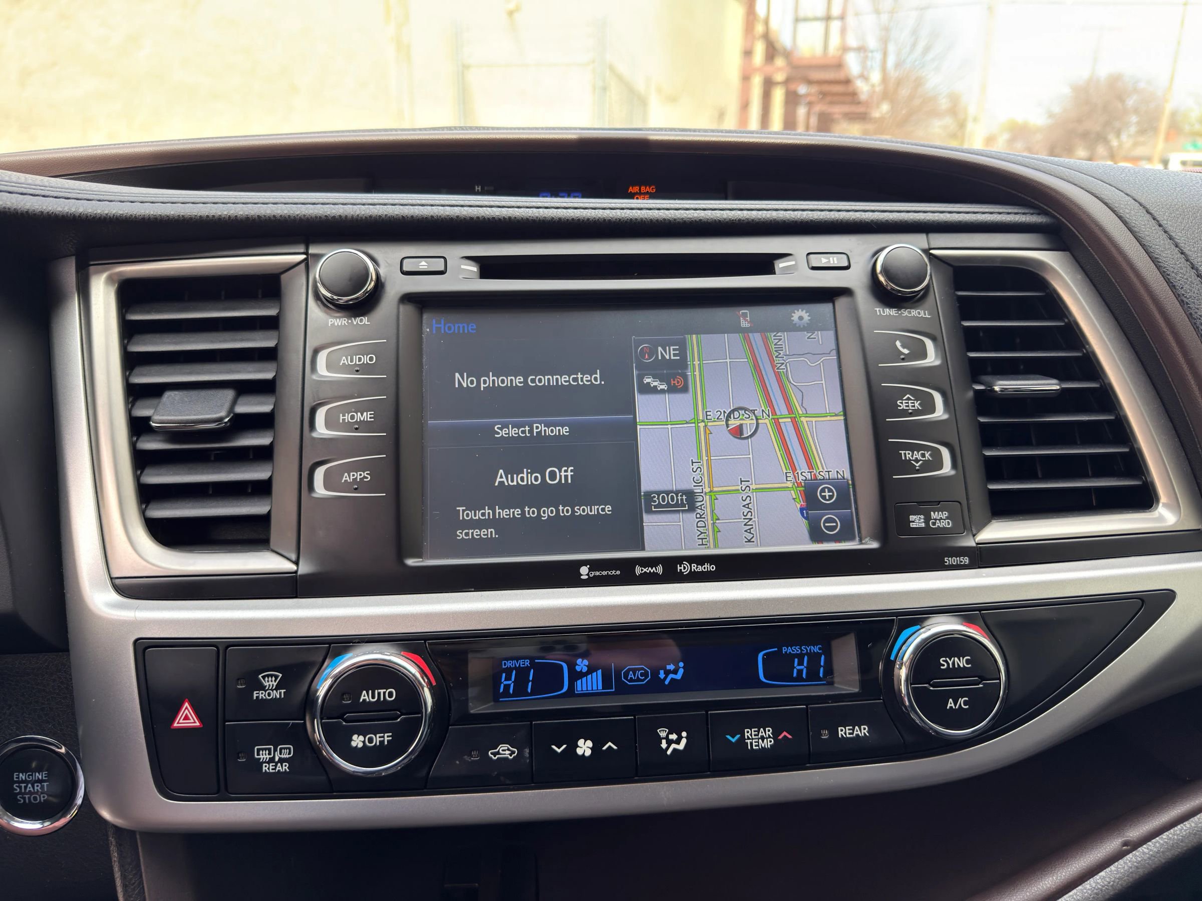 Used 2016 Toyota Highlander XLE image 13