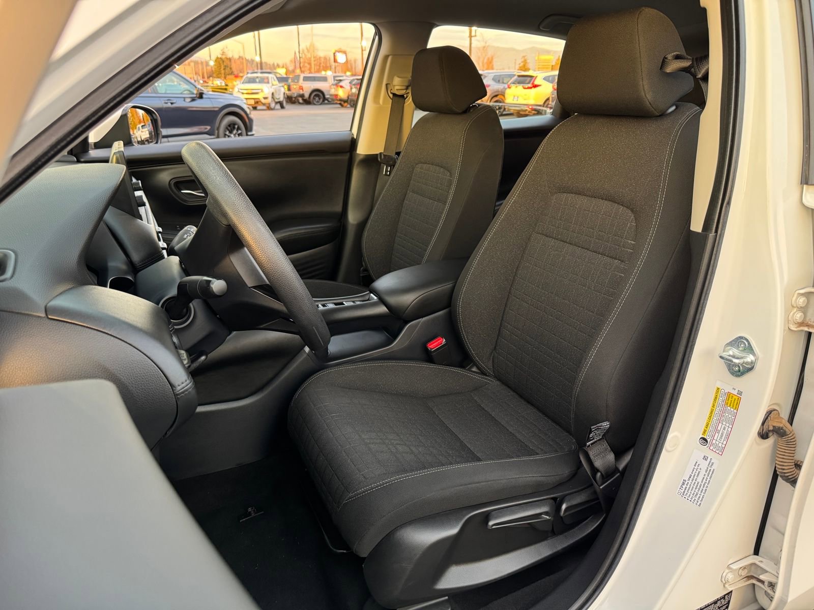 Used 2023 Honda HR-V LX image 12