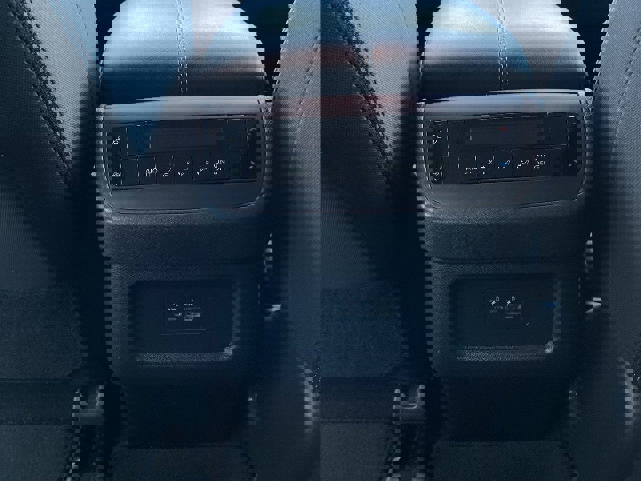 Used 2024 Nissan Pathfinder SV image 21