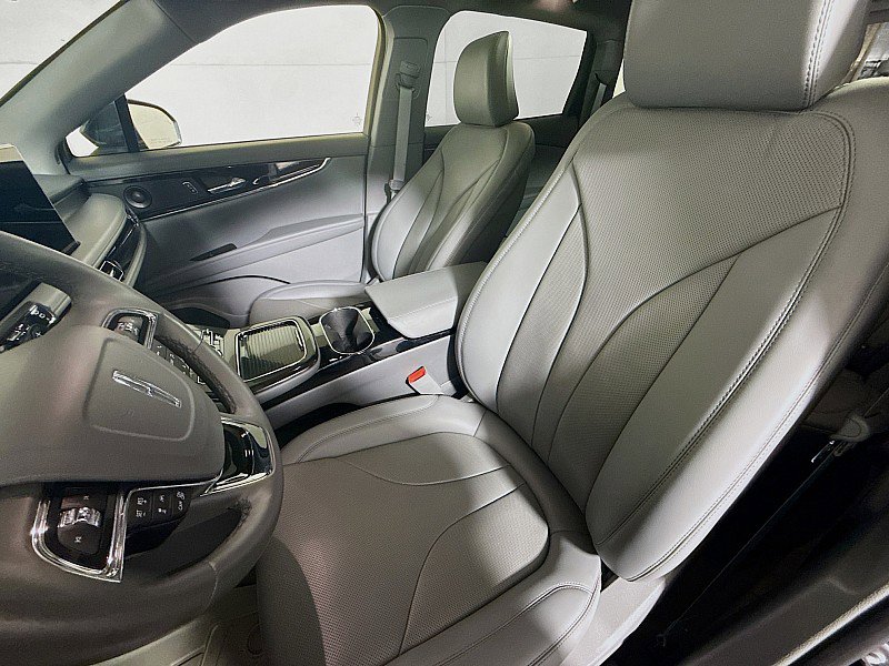 Used 2023 Lincoln Nautilus Reserve w/ Equipment Group 201A image 11