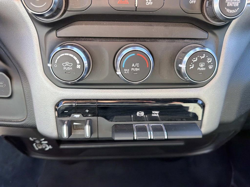 Used 2024 RAM 2500 Big Horn image 34