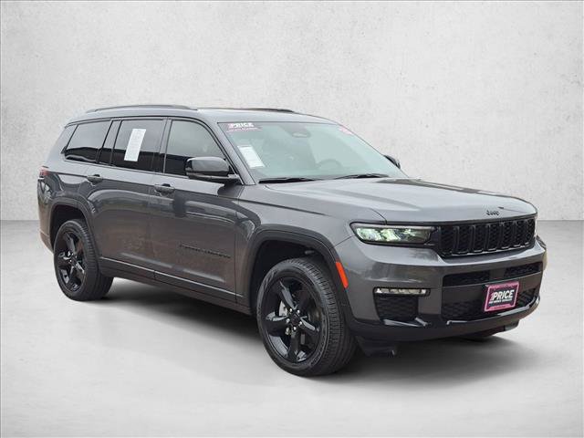 Used 2025 Jeep Grand Cherokee L Limited w/ Black Appearance Package AWD/4WD image 3