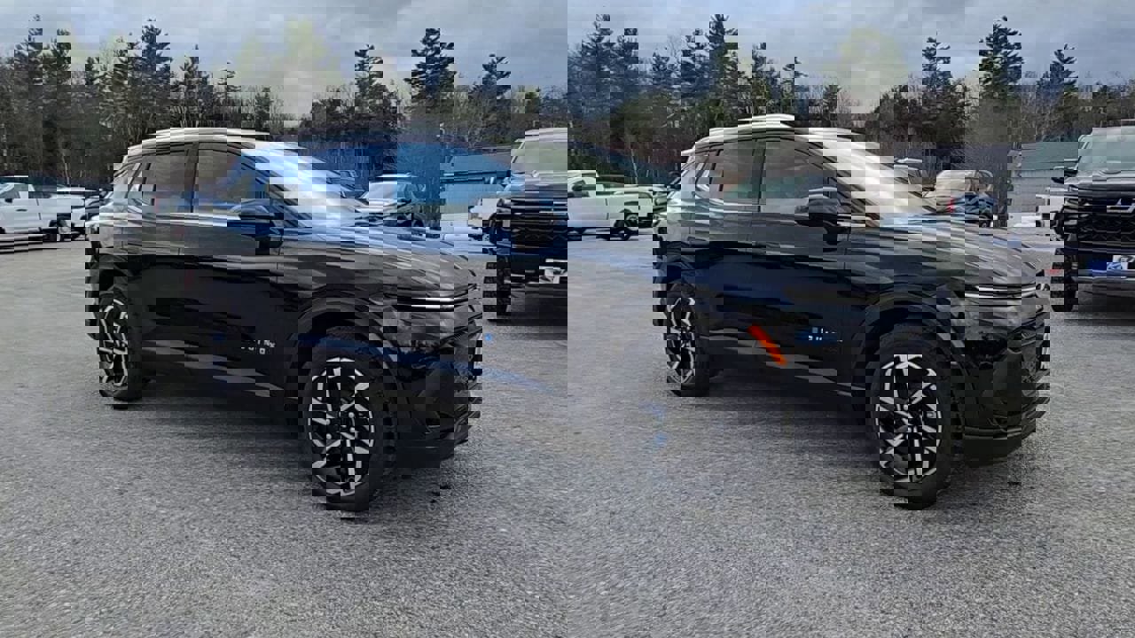 New 2026 Chevrolet Equinox EV LT w/ LPO, All-Weather Mat Package image 38