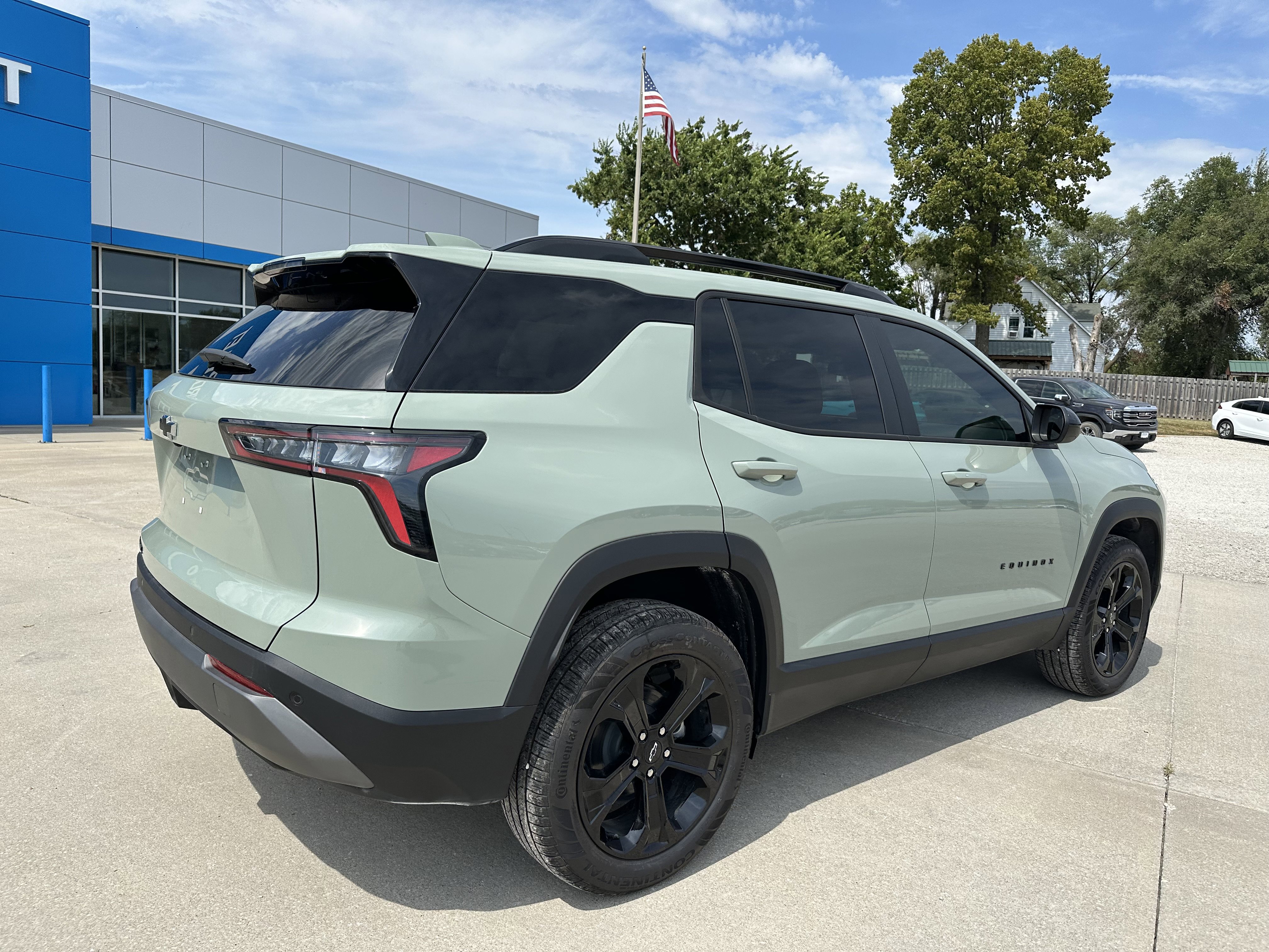 New 2026 Chevrolet Equinox LT w/ Midnight Edition image 3