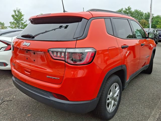 Used 2017 Jeep Compass Sport w/ Tech Group FWD image 4