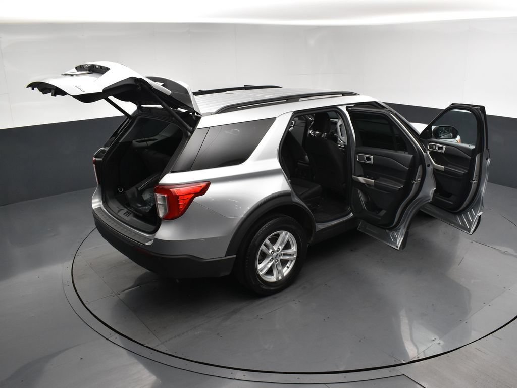 Used 2023 Ford Explorer XLT AWD/4WD image 25