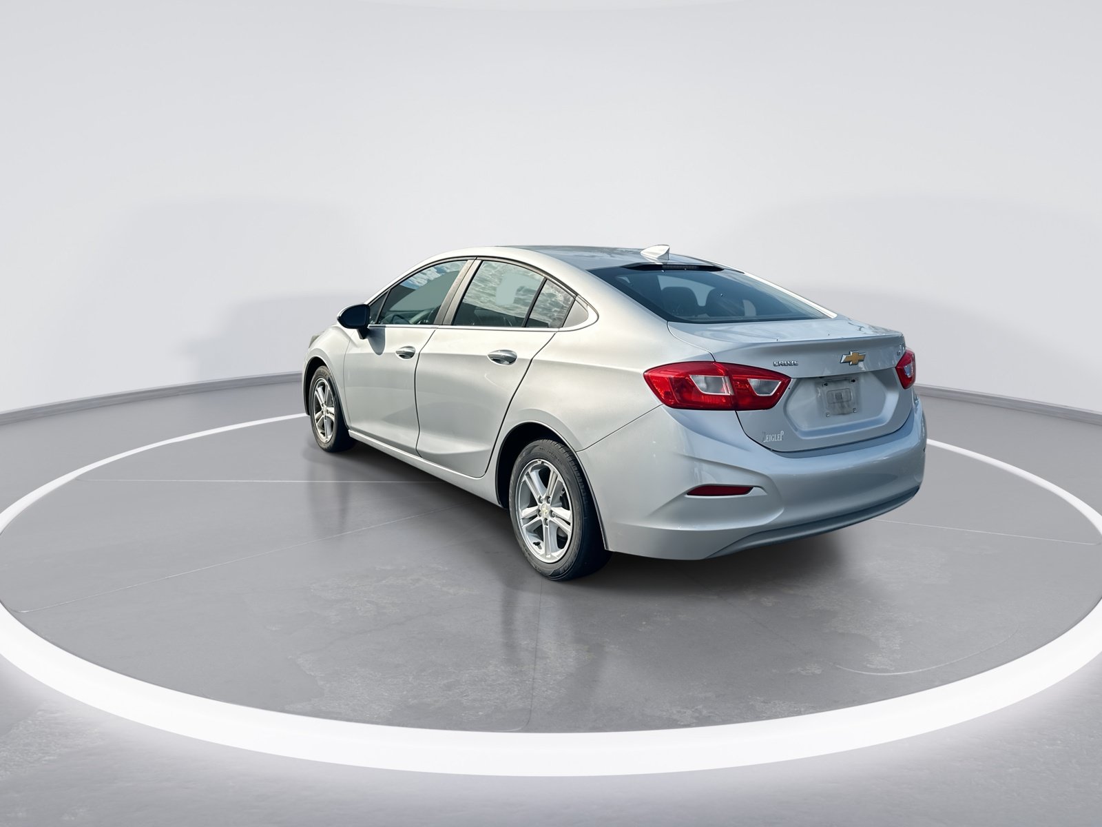 Used 2017 Chevrolet Cruze LT w/ Convenience Package FWD image 7