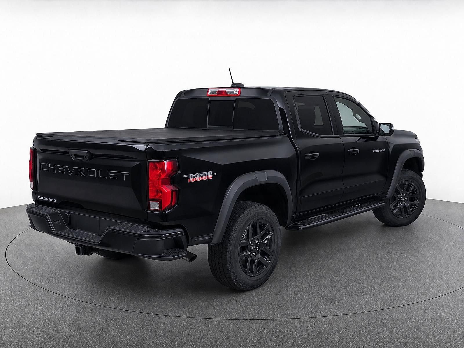 Used 2023 Chevrolet Colorado Trail Boss AWD/4WD image 4