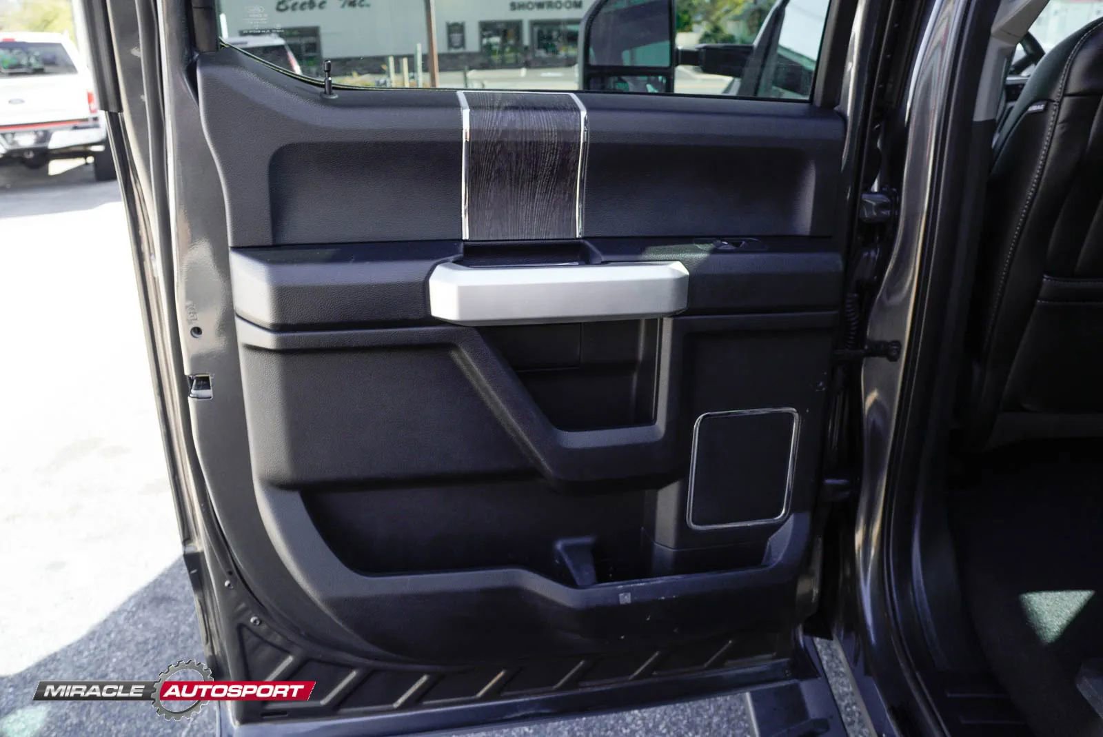Used 2020 Ford F350 Lariat image 22