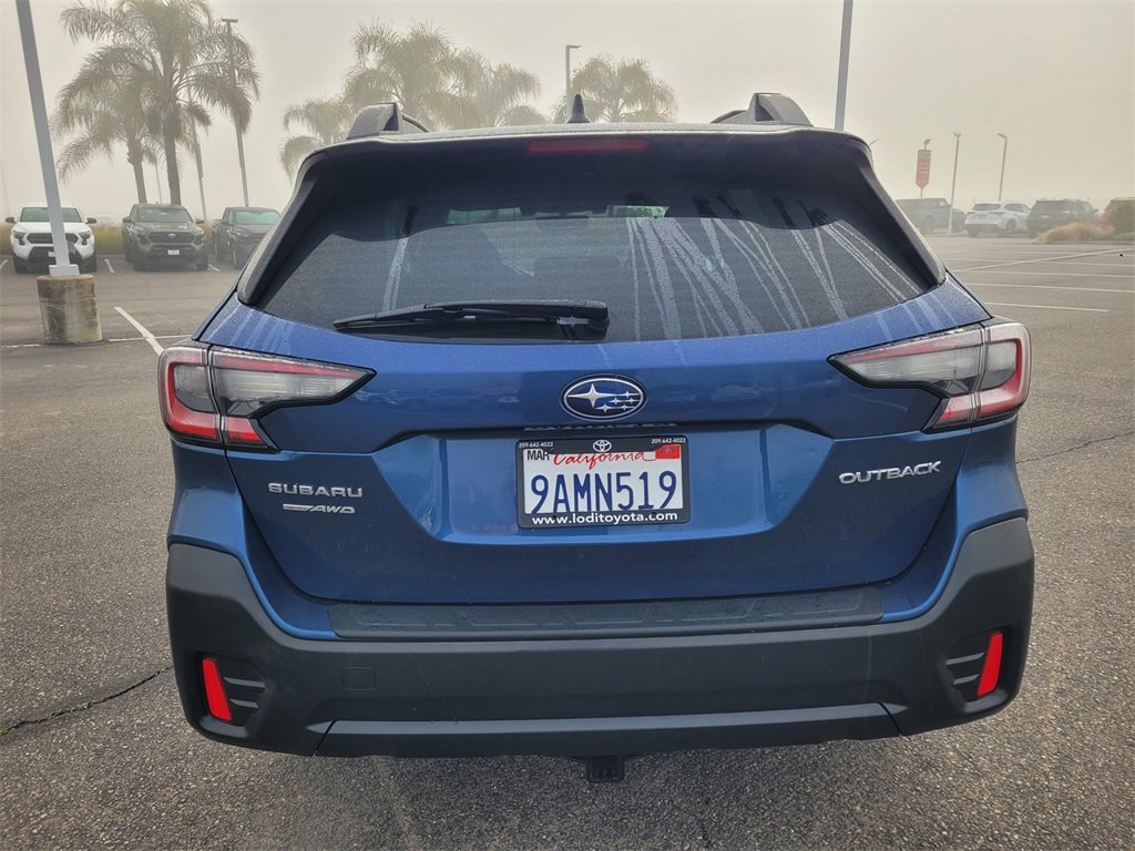 Used 2022 Subaru Outback Premium image 5