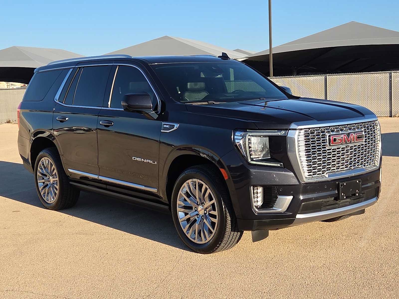 Used 2023 GMC Yukon Denali AWD/4WD image 2
