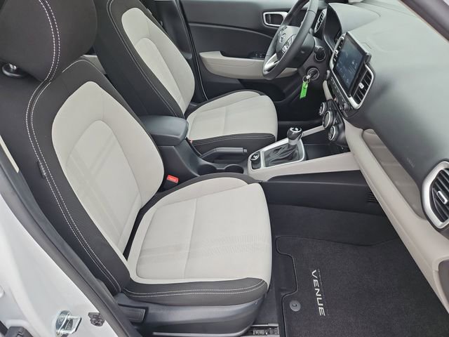 Used 2023 Hyundai Venue SEL image 14