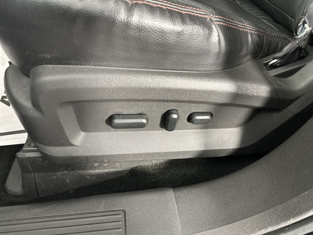 Used 2013 Ford Edge SEL FWD image 12