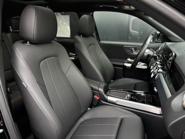 Used 2025 Mercedes-Benz GLB 250 GLB 250 image 51