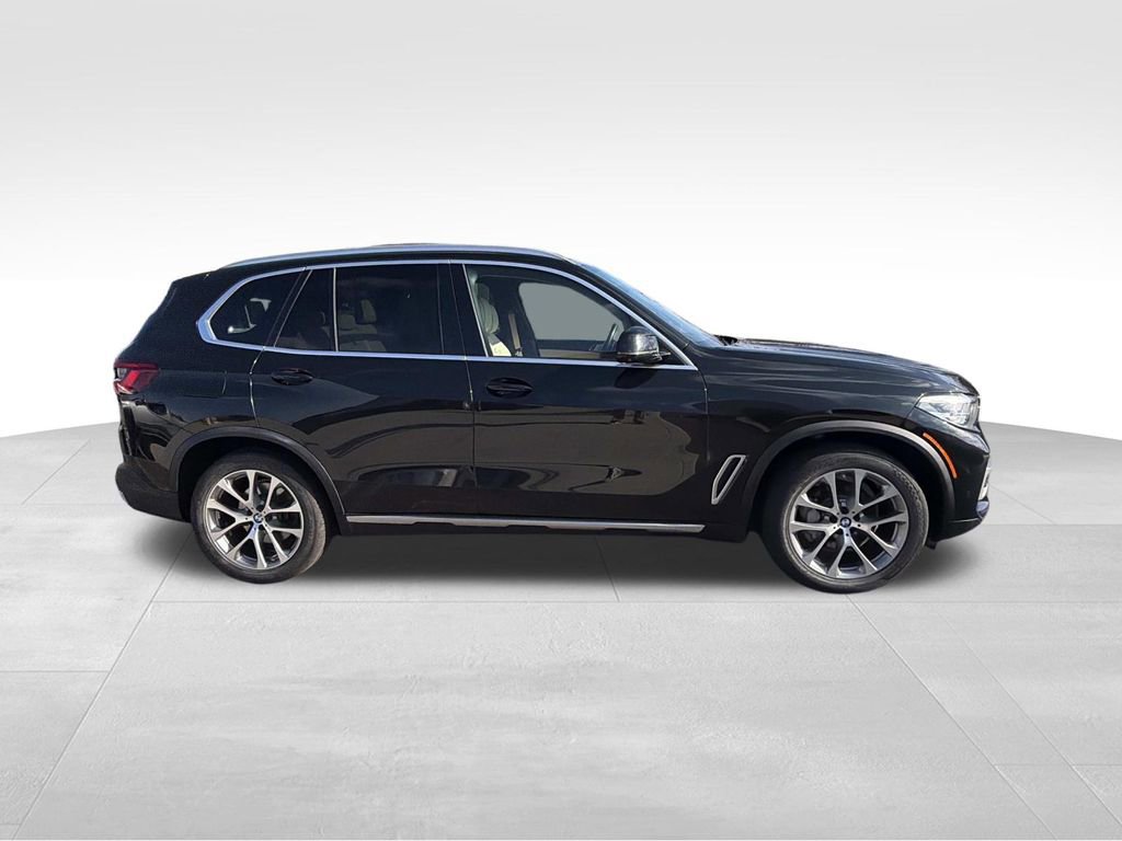 Used 2019 BMW X5 xDrive40i w/ Premium Package 2 image 2